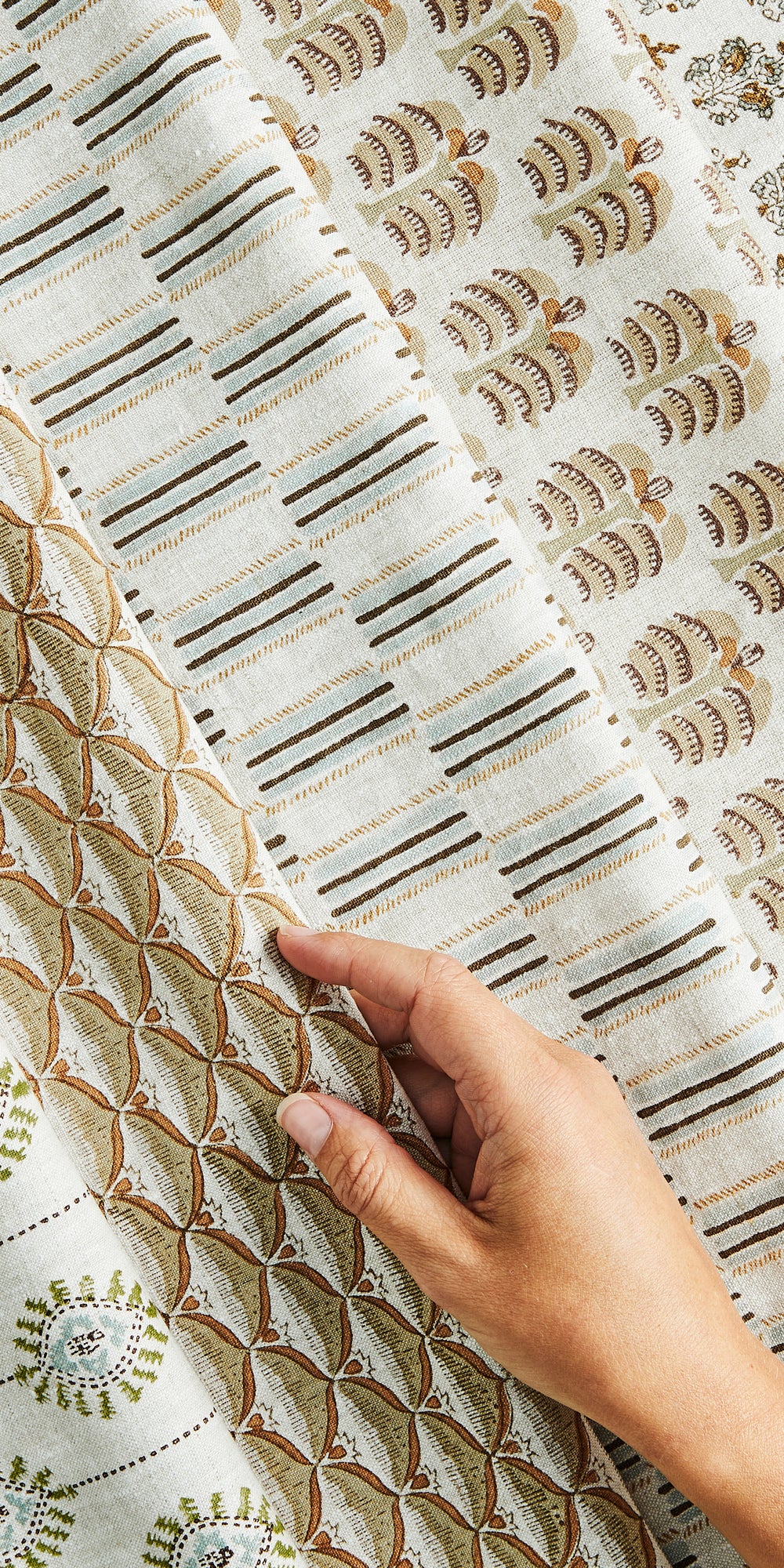 Salerno Amaro Linen in - Fabric - Walter G Australia