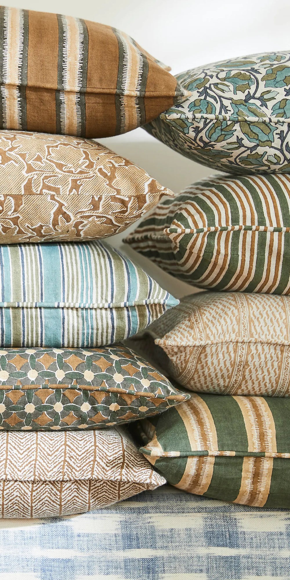 Alacha Aniseed linen cushion 50x50cm