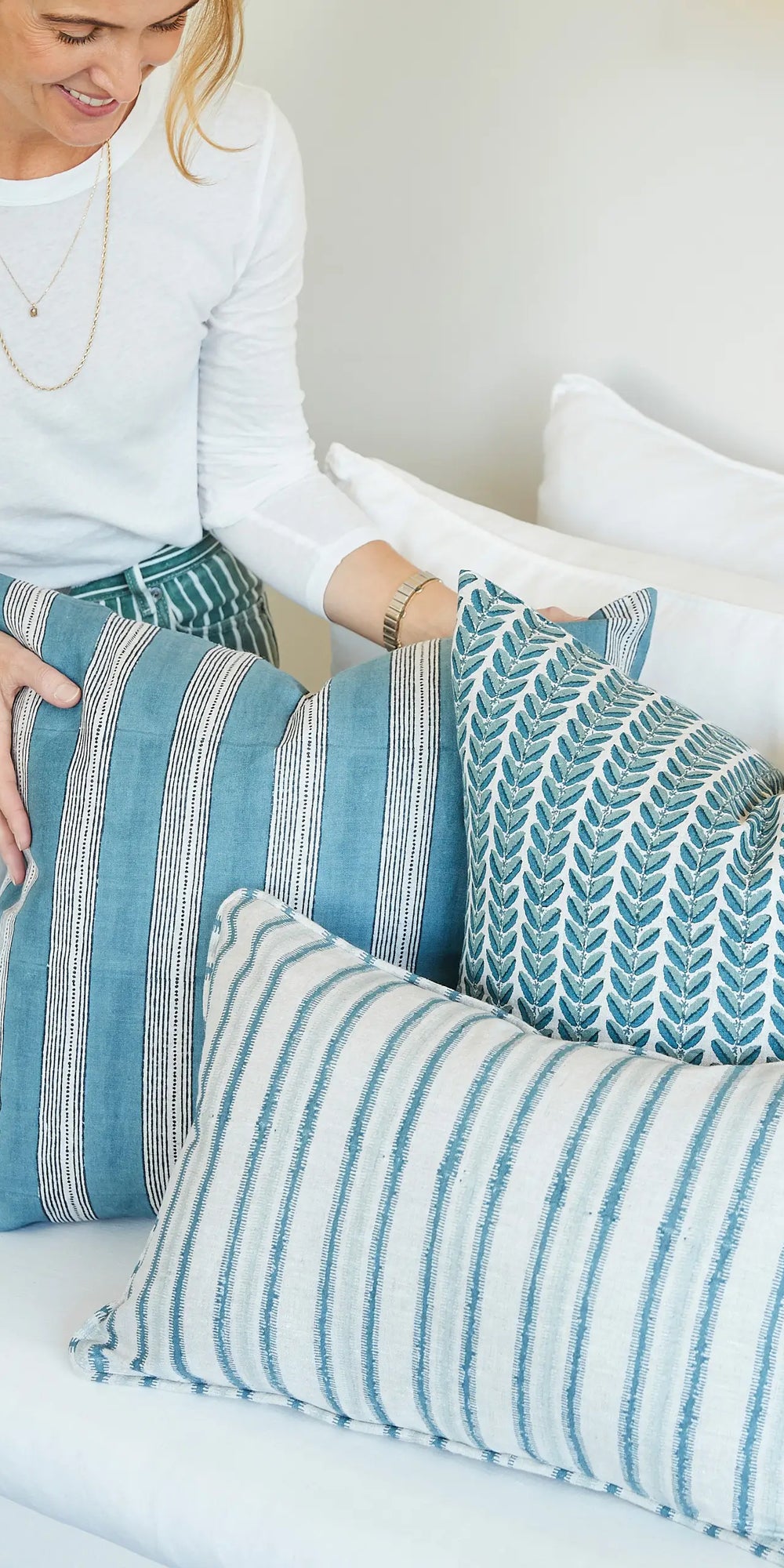 Benaki Suzani linen cushion 55x55cm