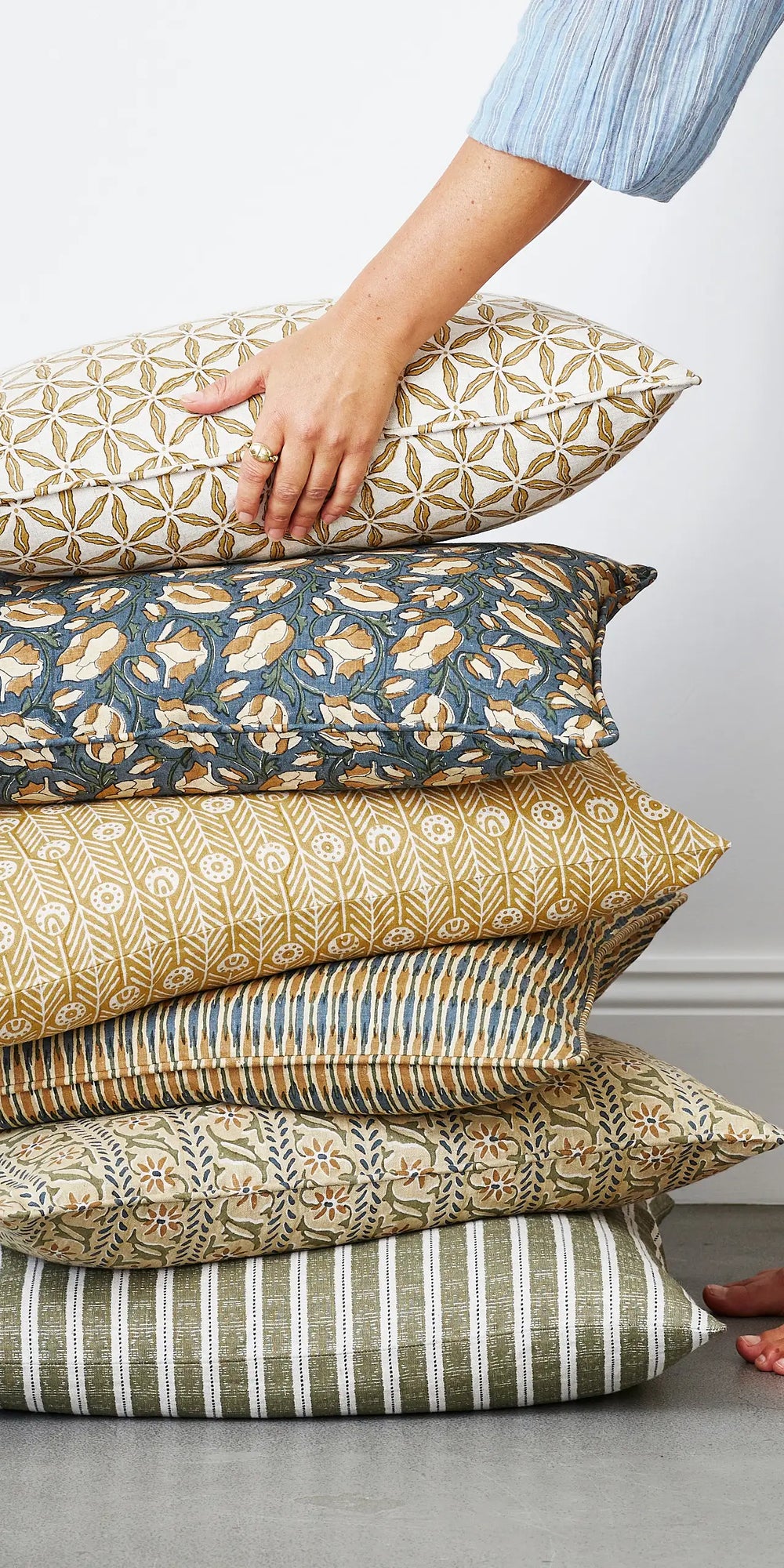 Lahore Desert linen cushion 35x55cm