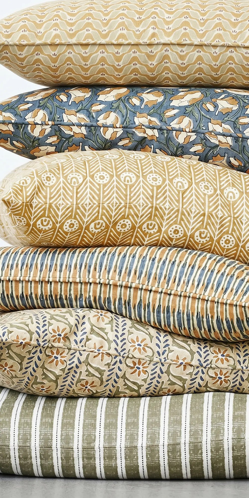 Mariposa Overland linen cushion 35x55cm