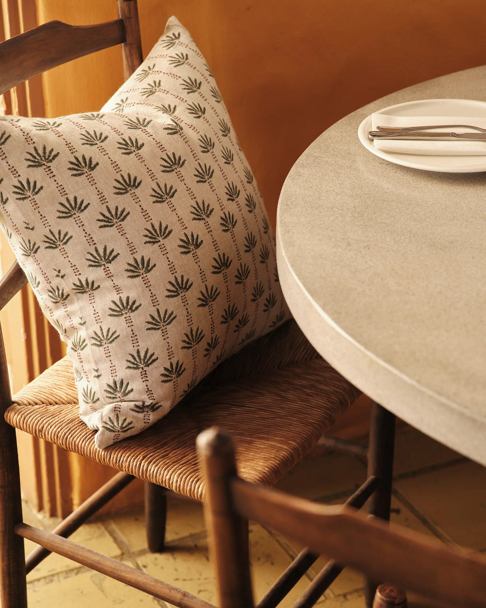Marseille Mulberry linen cushion 50x50cm
