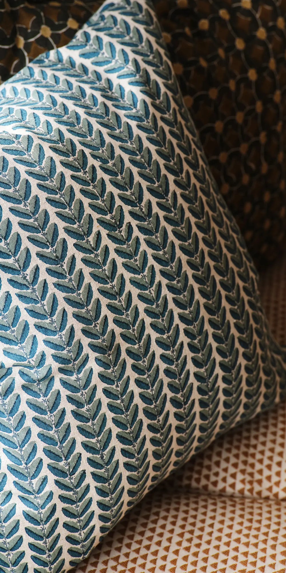Benaki Suzani linen cushion 55x55cm