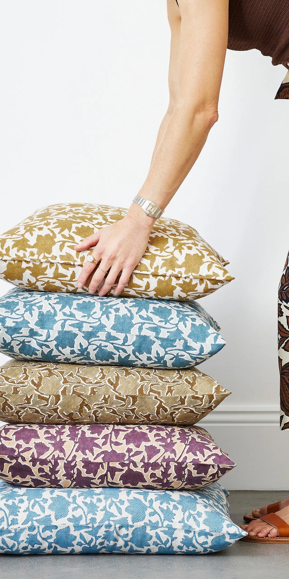 Kalimera Azure linen cushion 55x55cm